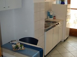 Dugi Rat Seaside Apartments