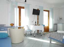 Dugi Rat Seaside Apartments