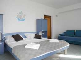 Dugi Rat Seaside Apartments