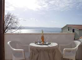 Dugi Rat Seaside Apartments