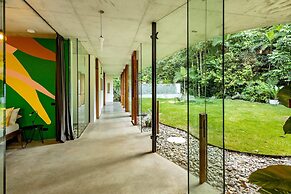 The Planchonella House - Eco Stay de Luxe