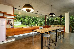 The Planchonella House - Eco Stay de Luxe