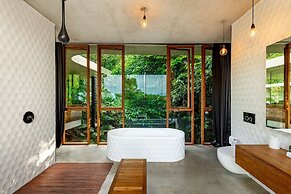 The Planchonella House - Eco Stay de Luxe