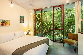 The Planchonella House - Eco Stay de Luxe