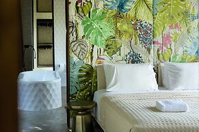 The Planchonella House - Eco Stay de Luxe