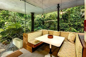 The Planchonella House - Eco Stay de Luxe