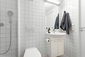 Charming Oslo Apartment With Balcony & Rooftop Access