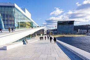 Charming Oslo Apartment With Balcony & Rooftop Access