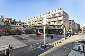 Charming Oslo Apartment With Balcony & Rooftop Access