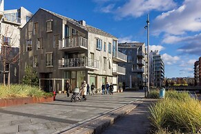 Charming Oslo Apartment With Balcony & Rooftop Access