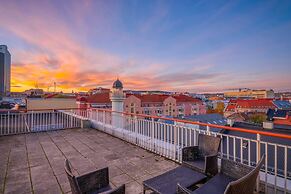 Charming Oslo Apartment With Balcony & Rooftop Access