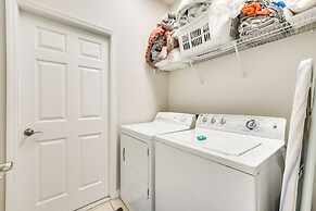 12 Mi to Disney: Home w/ Updated Pool in Davenport