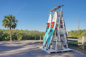Dtwn Palm Harbor Condo: Walk to Water!