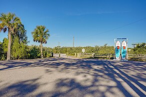 Dtwn Palm Harbor Condo: Walk to Water!