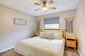 Dtwn Palm Harbor Condo: Walk to Water!