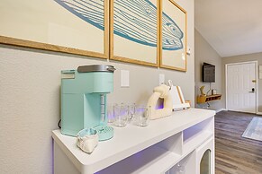 Dtwn Palm Harbor Condo: Walk to Water!