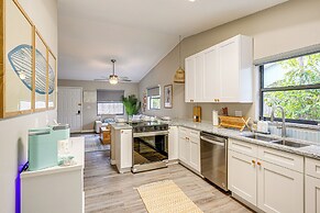 Dtwn Palm Harbor Condo: Walk to Water!