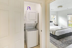 Walk to Cowboys Games: Arlington Home w/ Yard!