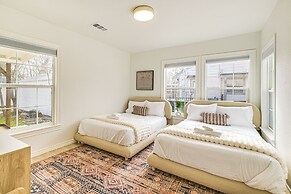 Walk to Cowboys Games: Arlington Home w/ Yard!