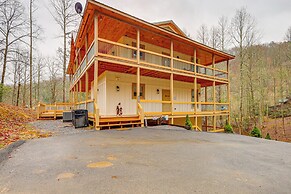 Close to Hiking & Attractions: Smoky Mtn Cabin