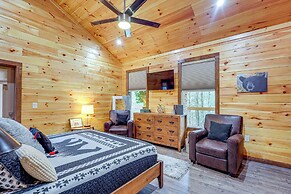 Close to Hiking & Attractions: Smoky Mtn Cabin