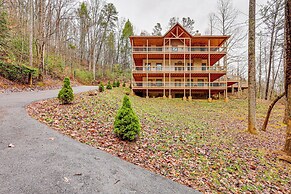 Close to Hiking & Attractions: Smoky Mtn Cabin