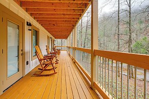 Close to Hiking & Attractions: Smoky Mtn Cabin