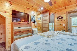 Close to Hiking & Attractions: Smoky Mtn Cabin