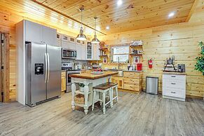 Close to Hiking & Attractions: Smoky Mtn Cabin
