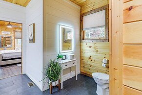 Close to Hiking & Attractions: Smoky Mtn Cabin