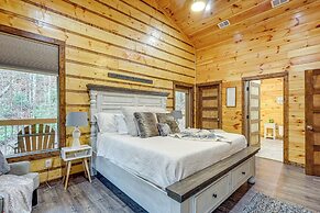 Close to Hiking & Attractions: Smoky Mtn Cabin