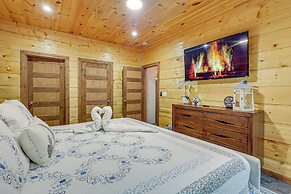 Close to Hiking & Attractions: Smoky Mtn Cabin