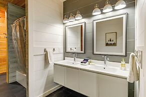 Close to Hiking & Attractions: Smoky Mtn Cabin