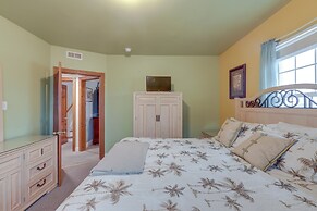 < 1/2 Mi to Boardwalk: Roomy Wildwood Retreat!
