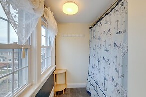 < 1/2 Mi to Boardwalk: Roomy Wildwood Retreat!