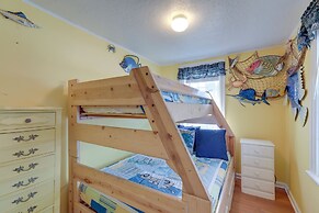 < 1/2 Mi to Beach: Wildwood Getaway w/ Patio!