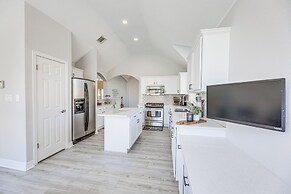 9 Mi to The Domain: Spacious Pflugerville Haven!