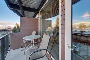 Resort Getaway on Lake Chelan: Pool + Beach Access