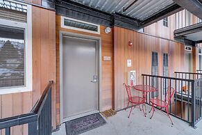 Resort Getaway on Lake Chelan: Pool + Beach Access