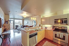 Resort Getaway on Lake Chelan: Pool + Beach Access