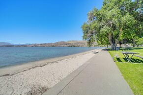 Resort Getaway on Lake Chelan: Pool + Beach Access