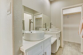 7 Mi to Golf: Mtn-view Retreat in Bullhead City