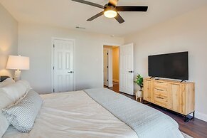 Dock & Fire Pit: Lakefront Gun Barrel City Getaway