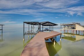 Dock & Fire Pit: Lakefront Gun Barrel City Getaway