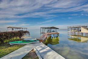 Dock & Fire Pit: Lakefront Gun Barrel City Getaway