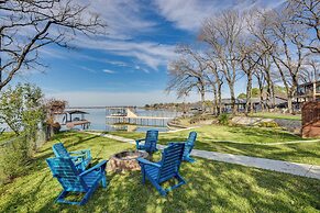 Dock & Fire Pit: Lakefront Gun Barrel City Getaway