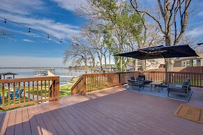 Dock & Fire Pit: Lakefront Gun Barrel City Getaway
