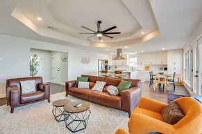 Dock & Fire Pit: Lakefront Gun Barrel City Getaway