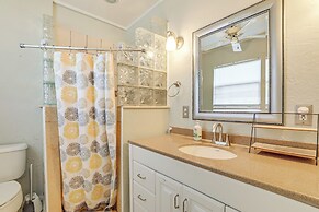 4 Mi to Historic Dtwn Venice: Home w/ Heated Pool!