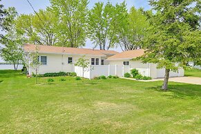 Shawano Lake House w/ Boat Dock, Kayaks, & Grill!